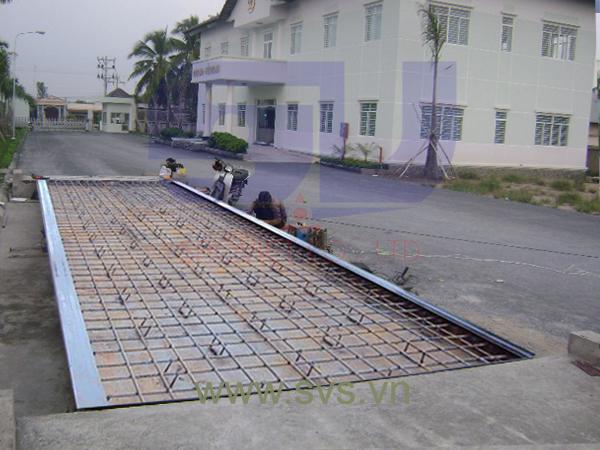 Cân ô tô cân xe tải bàn cân nửa thép nửa bê tông kiểu cân nổi TS10