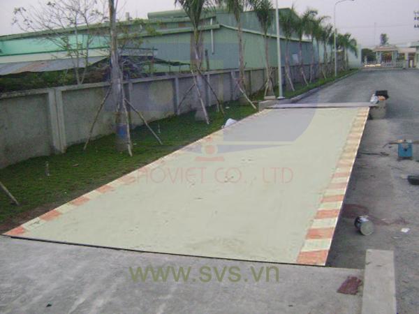 Cân ô tô cân xe tải bàn cân nửa thép nửa bê tông kiểu cân nổi TS10