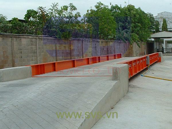 Cân ô tô cân xe tải bàn cân nửa thép nửa bê tông kiểu cân nổi WB05