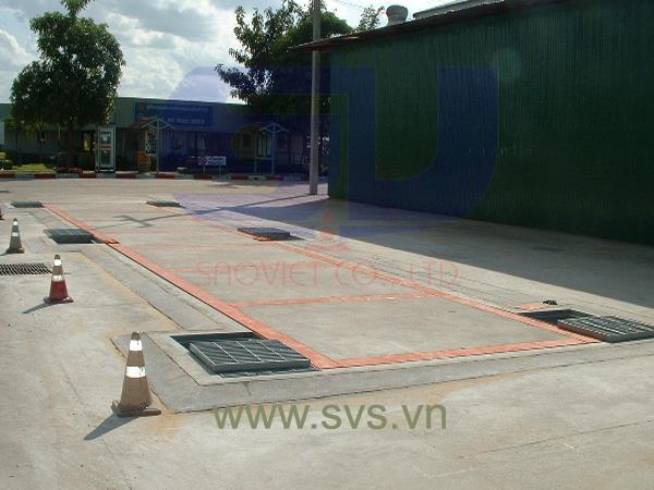 Cân ô tô cân xe tải bàn cân nửa thép nửa bê tông kiểu cân nửa nổi WB07